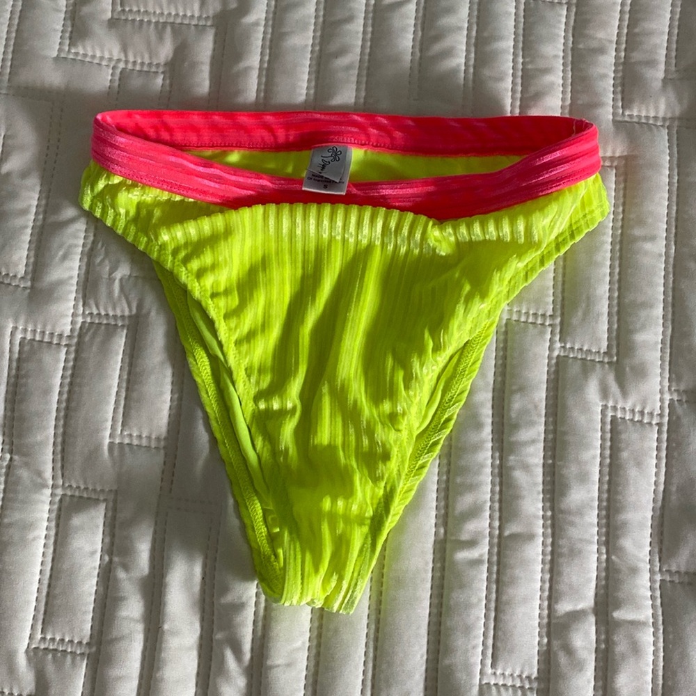 Dippin Daisys swim bottom